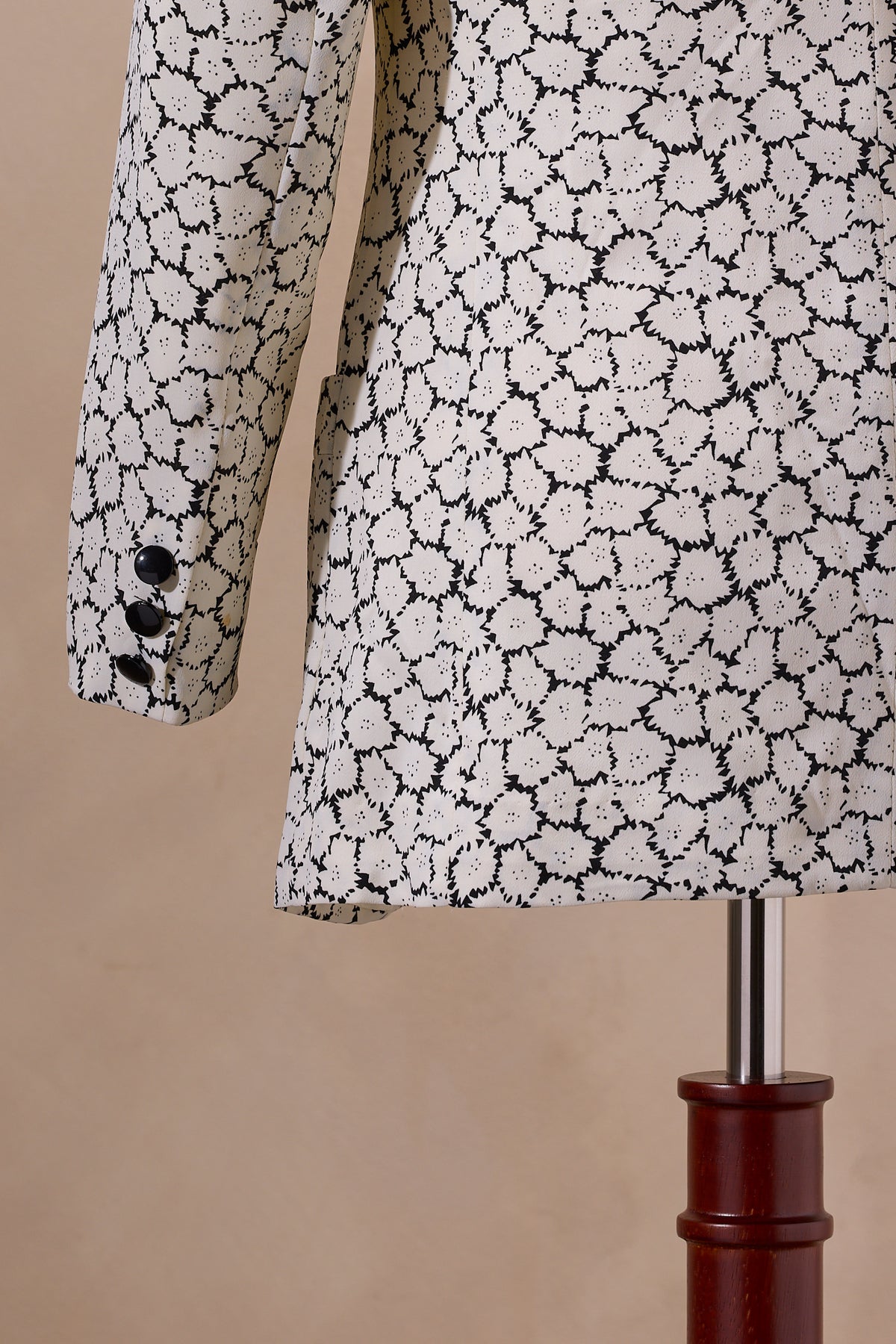 Suitables ETC. Cream White & Black Patterned Blazer